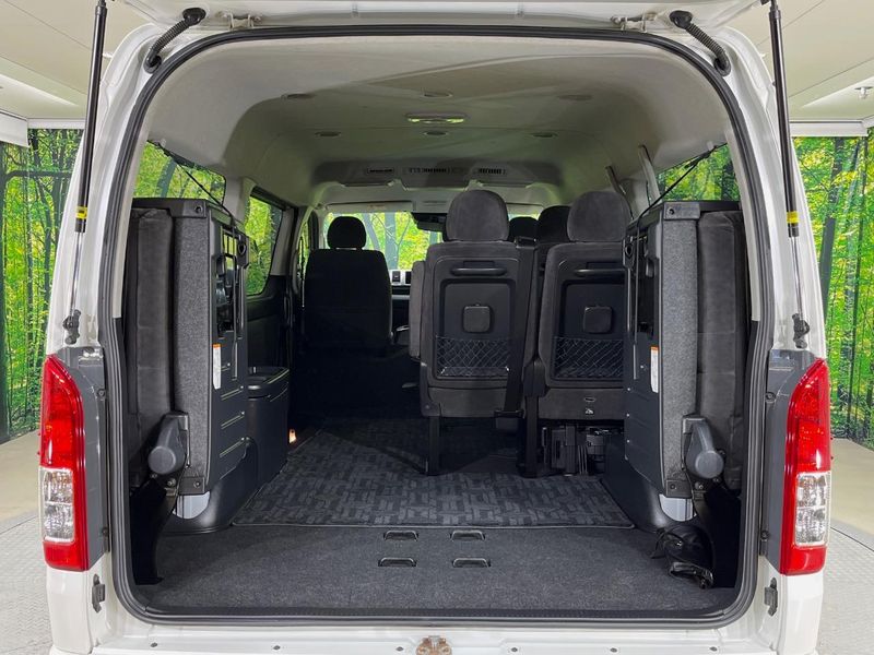 2018 Toyota Hiace Wagon CBA-TRH214W (UW-6a93a11d5f3e4)[28]