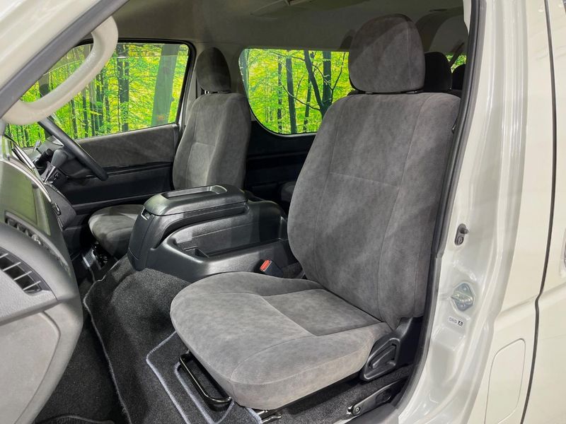 2018 Toyota Hiace Wagon CBA-TRH214W (UW-6a93a11d5f3e4)[22]