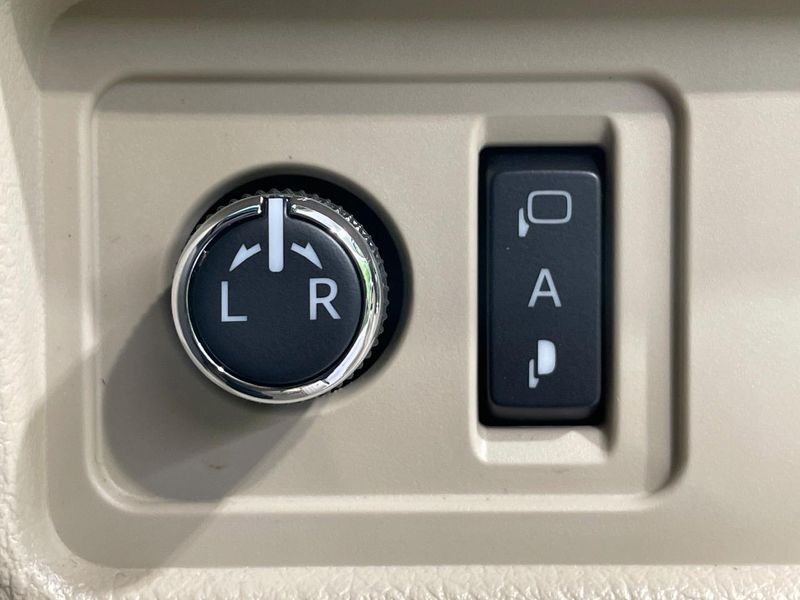 2023 Toyota Land Cruiser Prado 3BA-TRJ150W (UW-6a93a12366873)[25]