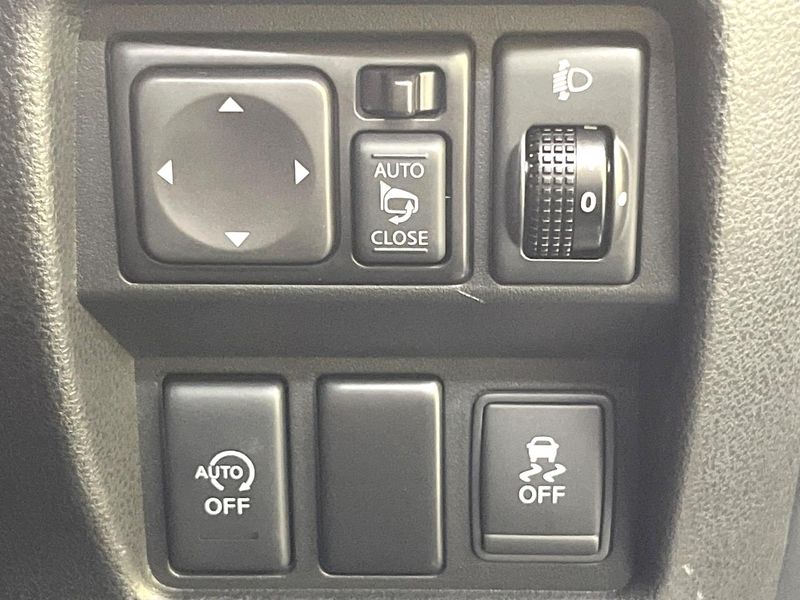 2014 Nissan JUKE DBA-YF15 (UW-6a93a158c1baa)[12]