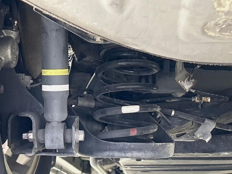 2015 Toyota Voxy DBA-ZRR80W (UW-6a93a16e5a420)[25]