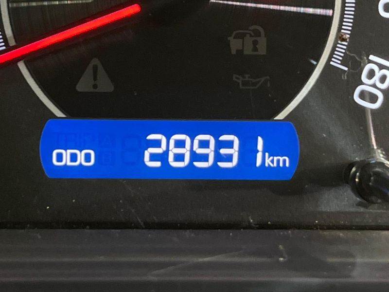 2017 Toyota Voxy DBA-ZRR80W (UW-6a93a1721908b)[2]
