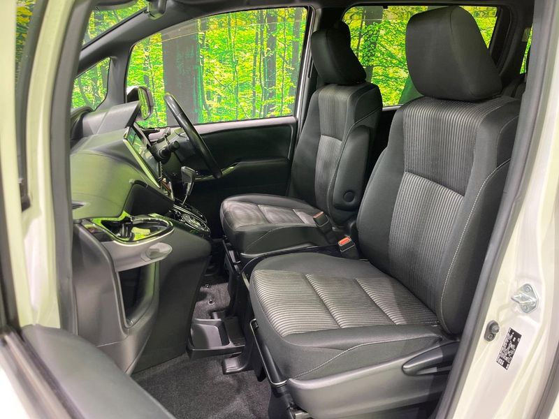 2017 Toyota Voxy DBA-ZRR80W (UW-6a93a1726bebd)[10]