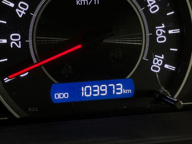 2017 Toyota Voxy DBA-ZRR80W (UW-6a93a172d1985)[2]