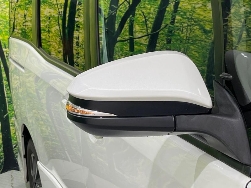 2017 Toyota Voxy DBA-ZRR80W (UW-6a93a172d1985)[11]