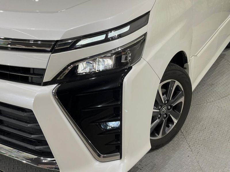 2017 Toyota Voxy DBA-ZRR80W (UW-6a93a172d1985)[10]