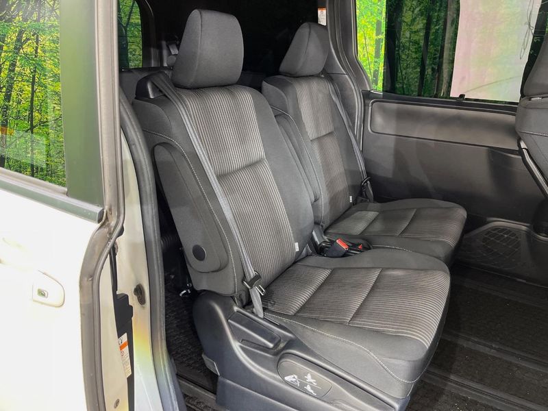 2017 Toyota Voxy DBA-ZRR80W (UW-6a93a172d1985)[24]