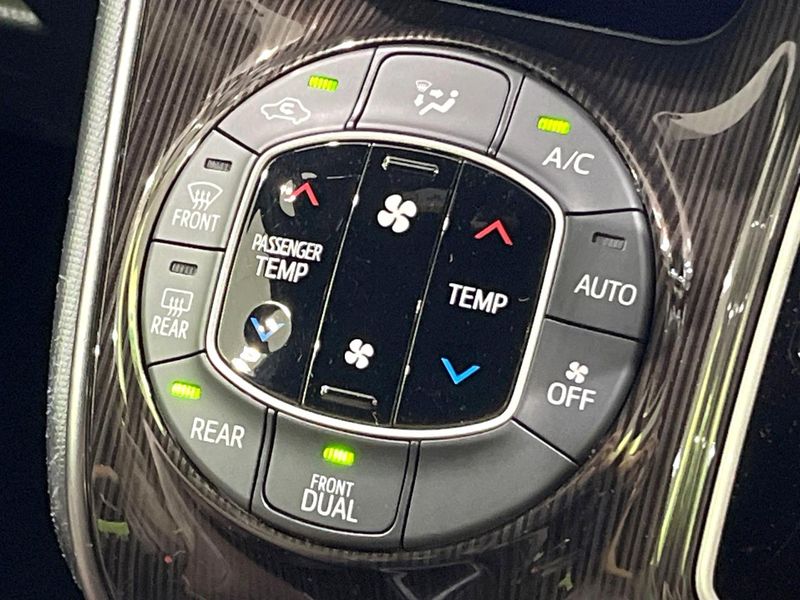2019 Toyota Esquire DBA-ZRR80G (UW-6a93a1783b020)[26]