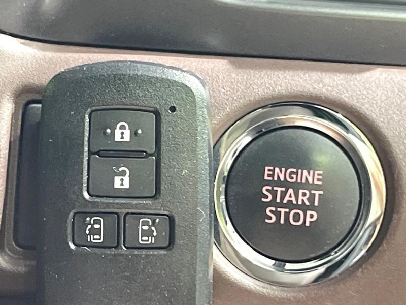 2019 Toyota Esquire DBA-ZRR80G (UW-6a93a1783b020)[17]