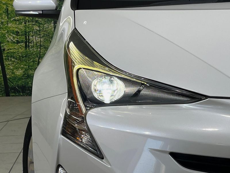 2017 Toyota Prius DAA-ZVW50 (UW-6a93a19622f04)[25]