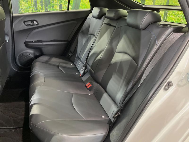 2017 Toyota Prius DAA-ZVW50 (UW-6a93a19622f04)[28]