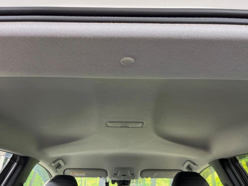 2017 Toyota Prius DAA-ZVW50 (UW-6a93a19622f04)[15]