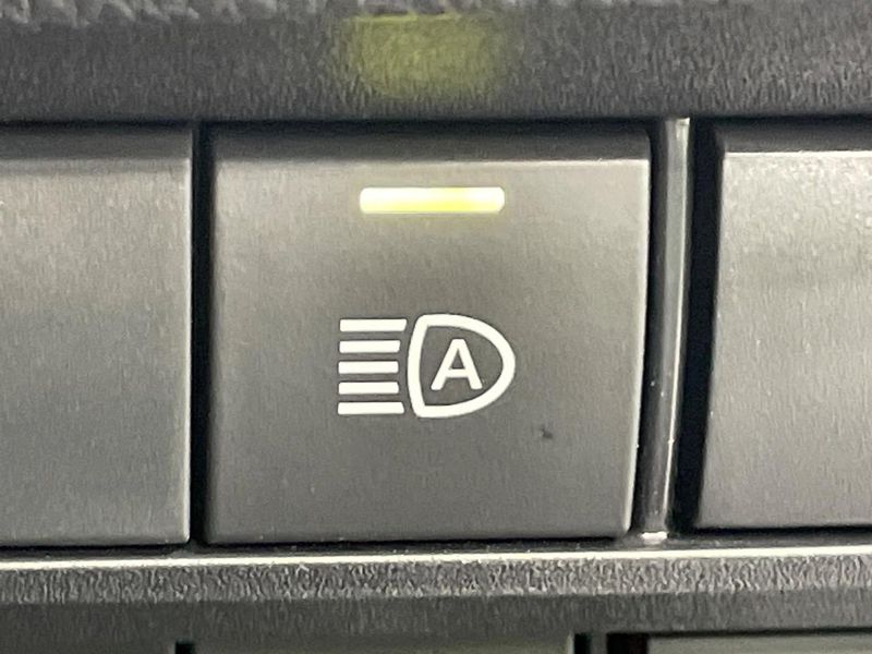 2023 Toyota Voxy 6AA-ZWR90W (UW-6a93a1b71d982)[23]