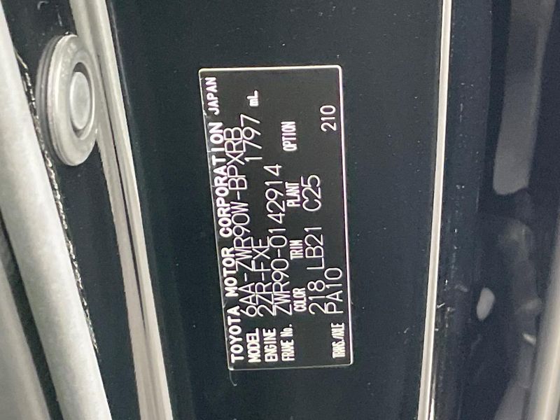 2023 Toyota Voxy 6AA-ZWR90W (UW-6a93a1b71d982)[1]