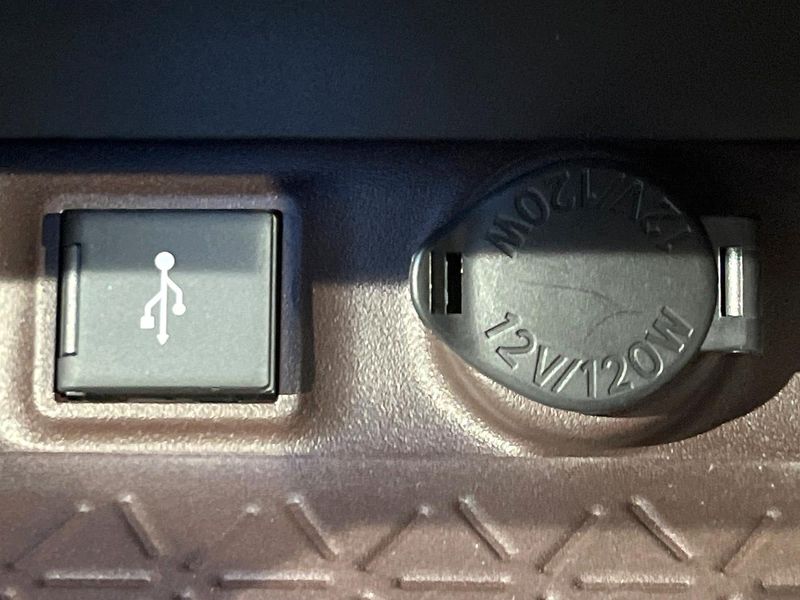 2020 Toyota RAV4 6AA-AXAH54 (UW-6a94ef4b3d21f)[26]