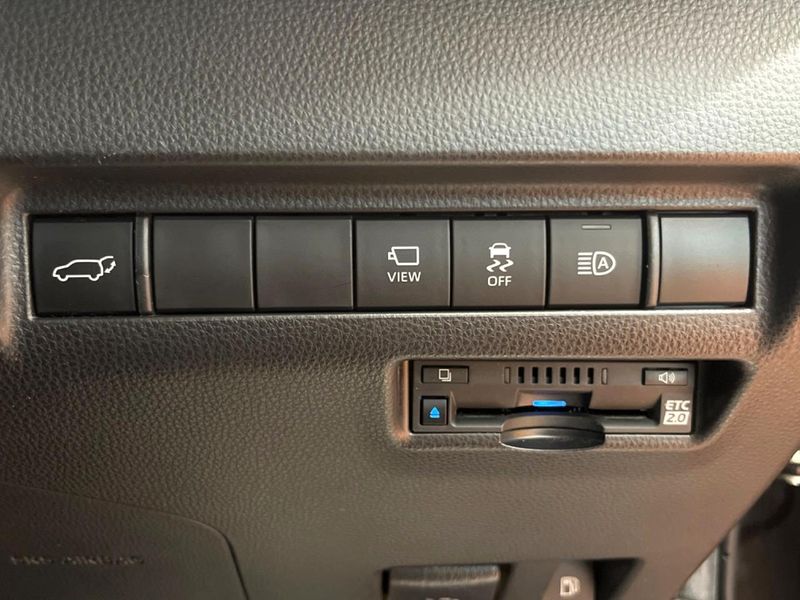 2022 Toyota Harrier Hybrid 6AA-AXUH80 (UW-6a94ef55d8b09)[22]