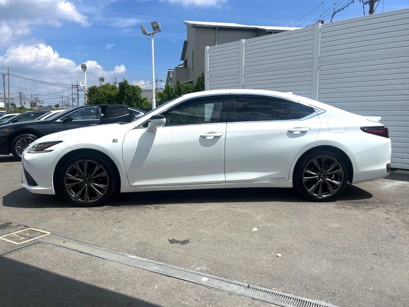2020 Lexus ES 6AA-AXZH10 (UW-6a94ef6430612)[17]