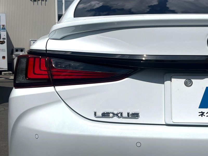 2020 Lexus ES 6AA-AXZH10 (UW-6a94ef6430612)[22]