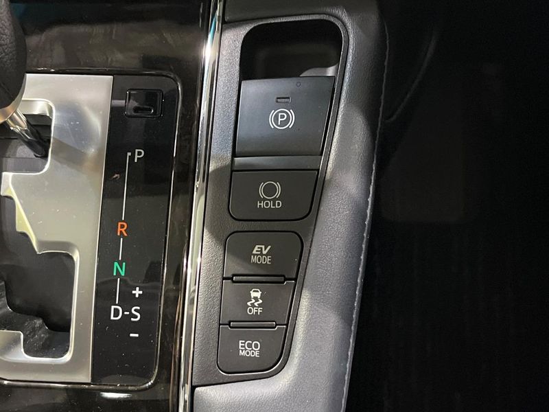 2015 Toyota Vellfire Hybrid DAA-AYH30W (UW-6a94ef64d80d2)[26]