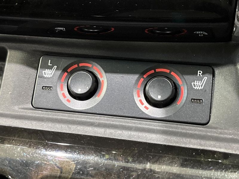 2015 Toyota Vellfire Hybrid DAA-AYH30W (UW-6a94ef64d80d2)[27]