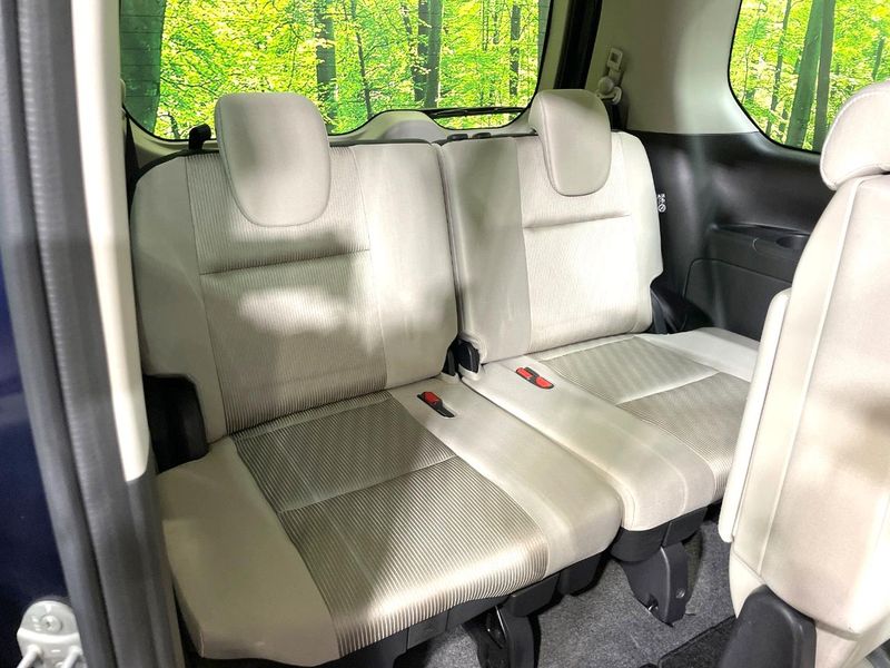 2016 Nissan Serena DAA-GFC27 (UW-6a94f0026f79c)[17]