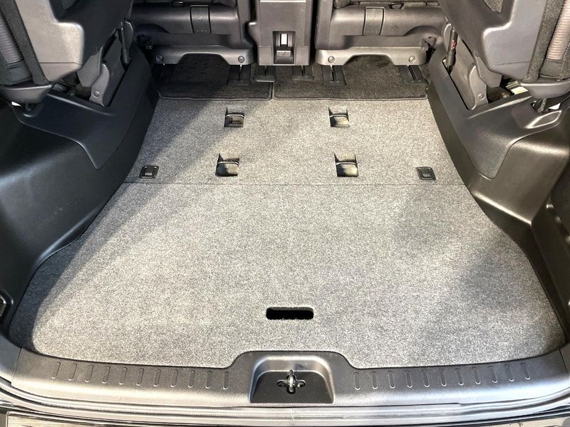 2017 Nissan Serena DAA-GFC27 (UW-6a94f0036b871)[12]