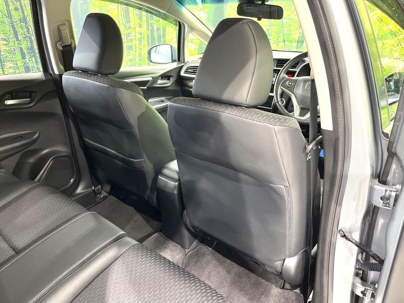 2015 Honda Fit Hybrid DAA-GP5 (UW-6a94f01eb79f4)[23]