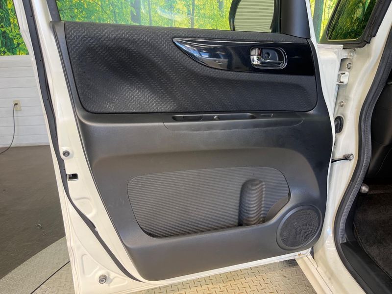 2014 Honda N-BOX CUSTOM DBA-JF1 (UW-6a94f07e2ca18)[18]