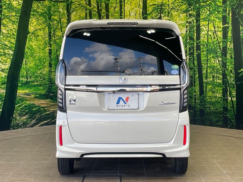 2017 Honda N-BOX CUSTOM DBA-JF3 (UW-6a94f08bb96c4)[8]