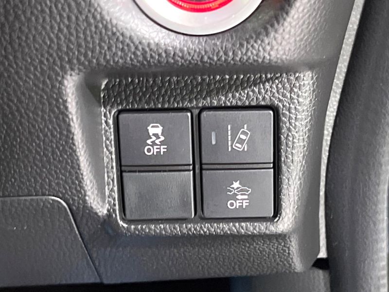 2018 Honda N-BOX CUSTOM DBA-JF3 (UW-6a94f08ed6c84)[11]