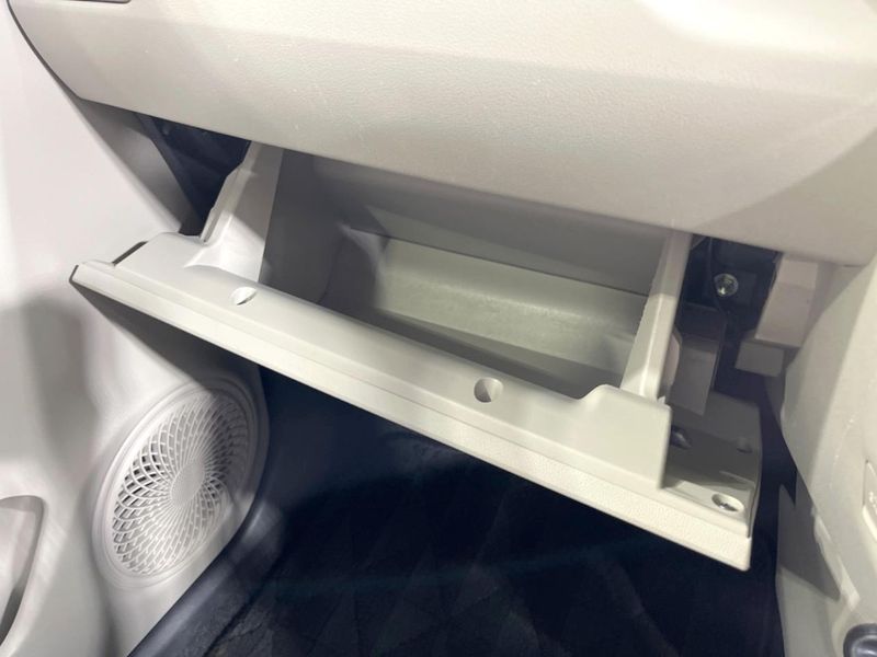 2015 Daihatsu Cast DBA-LA250S (UW-6a94f10a9f18a)[23]