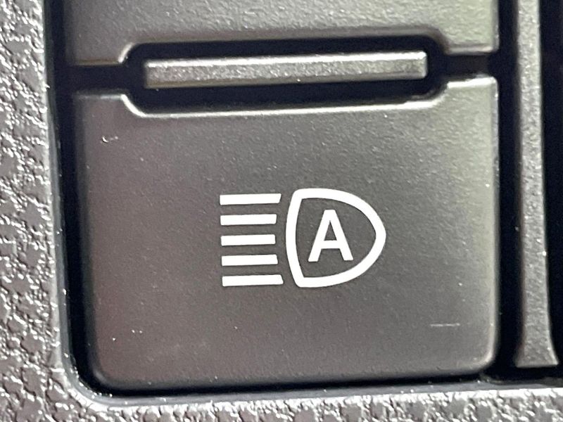 2019 Daihatsu Mira Tocot DBA-LA550S (UW-6a94f119ecf2a)[18]