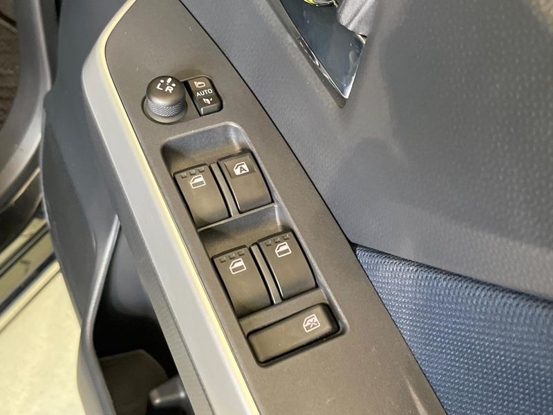 2023 Toyota Roomy 4BA-M900A (UW-6a94f15bdccf9)[26]