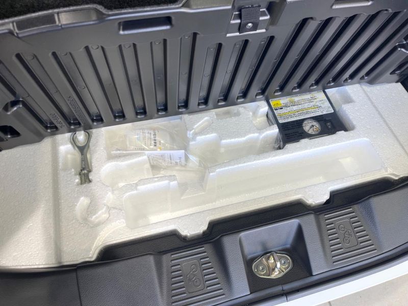 2024 Suzuki Spacia Custom 5AA-MK94S (UW-6a94f19dbb7a9)[17]