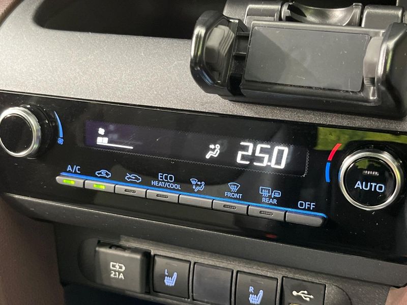 2020 Toyota Yaris Cross 6AA-MXPJ10 (UW-6a94f1e464296)[26]