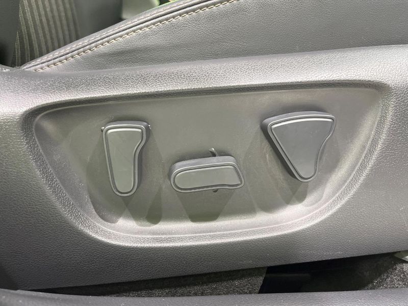 2024 Toyota Aqua 6AA-MXPK16 (UW-6a94f1f9a2eb1)[4]