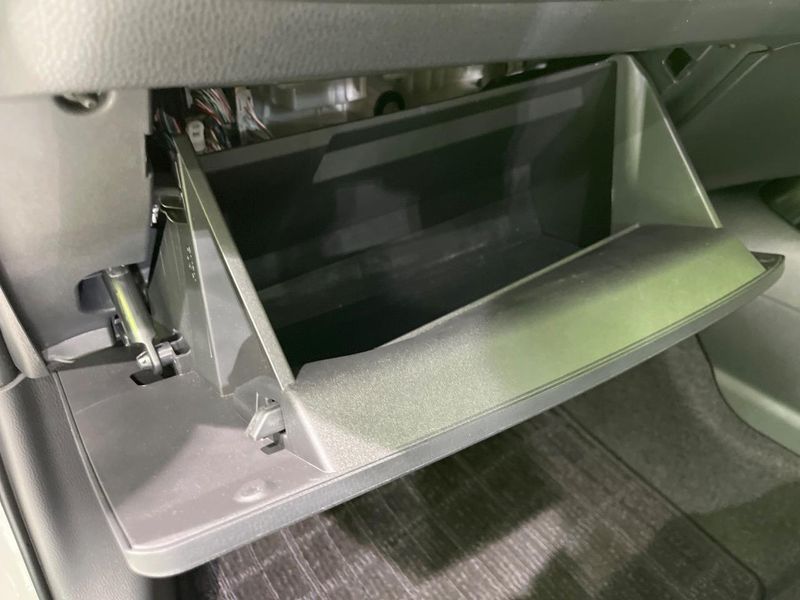2024 Toyota Aqua 6AA-MXPK16 (UW-6a94f1f9a2eb1)[28]