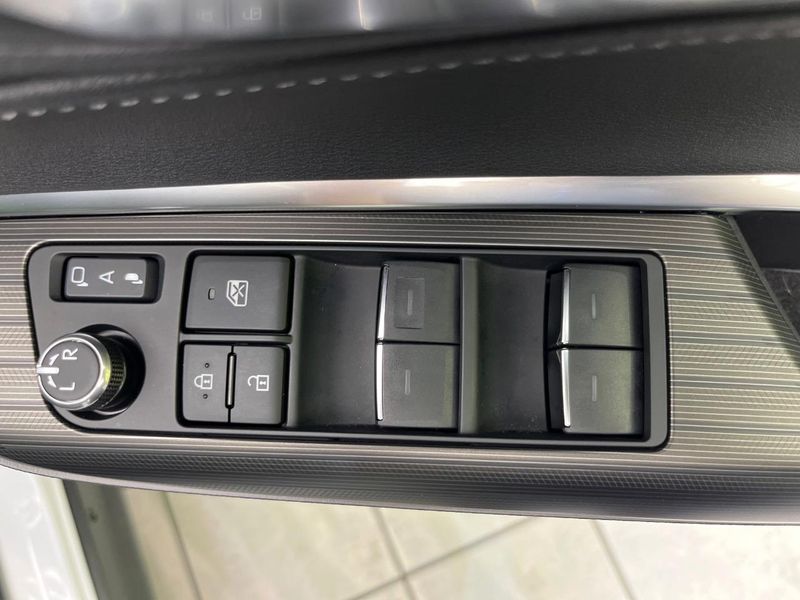 2024 Toyota Harrier 6BA-MXUA80 (UW-6a94f20e95ea0)[11]