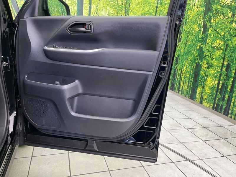 2024 Toyota Voxy 6BA-MZRA90W (UW-6a94f22599baf)[9]