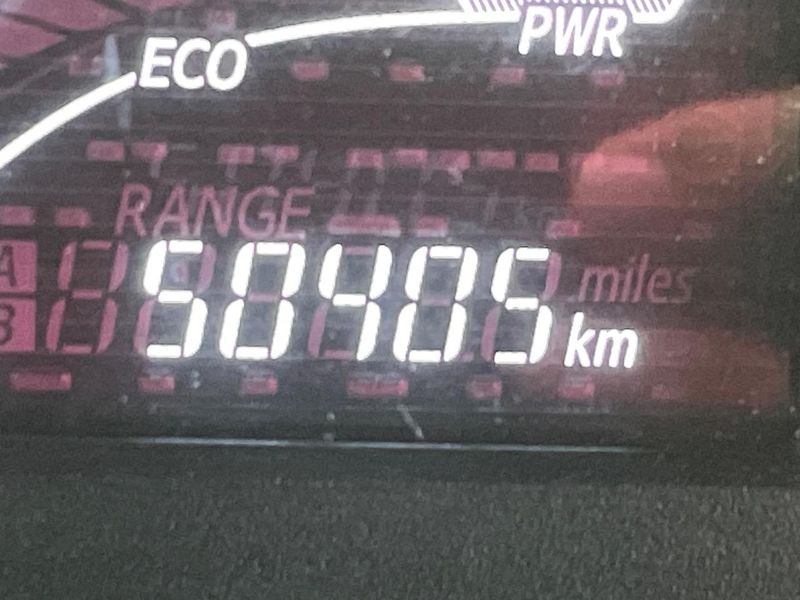 2015 Toyota Aqua DAA-NHP10 (UW-6a94f23322c98)[2]