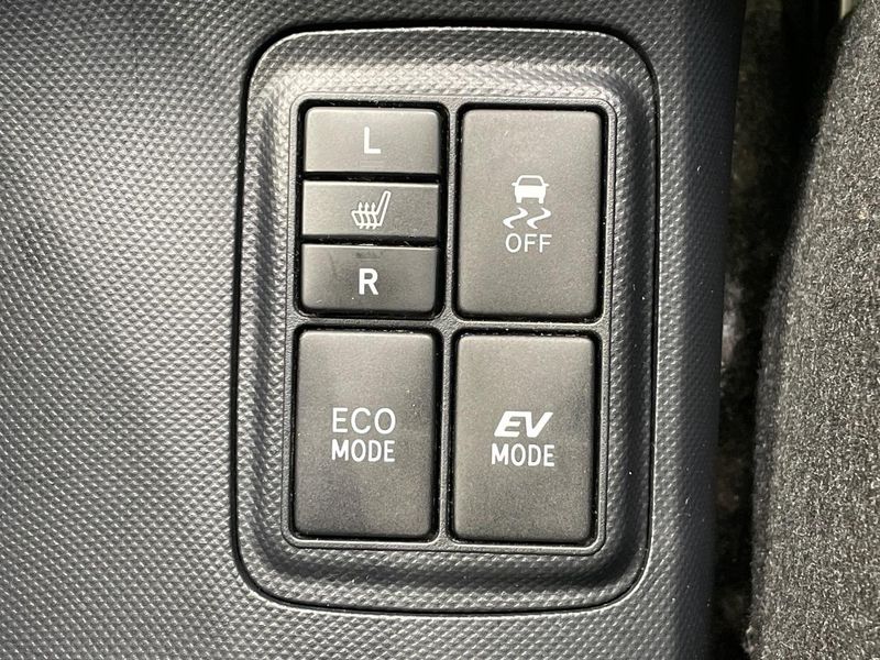 2015 Toyota Aqua DAA-NHP10 (UW-6a94f23322c98)[19]