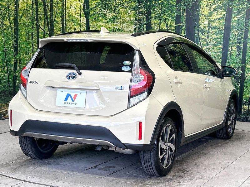 2017 Toyota Aqua DAA-NHP10H (UW-6a94f23d666ec)[8]