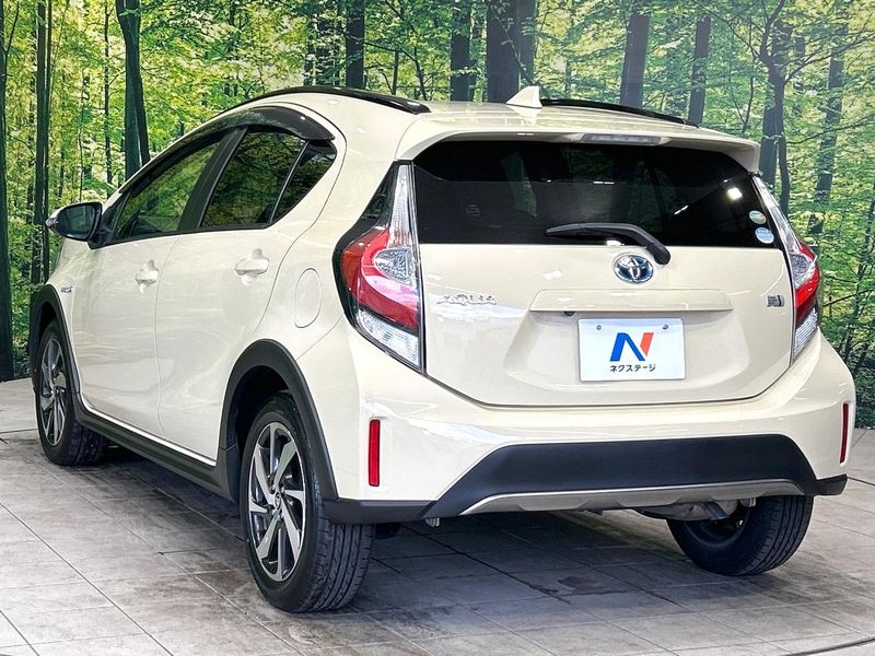 2017 Toyota Aqua DAA-NHP10H (UW-6a94f23d666ec)[6]
