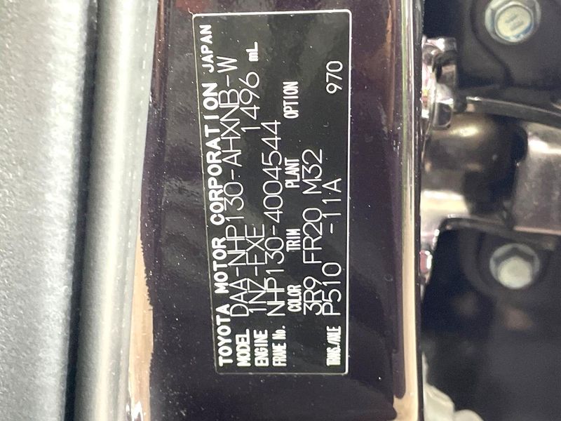2018 Toyota Vitz DAA-NHP130 (UW-6a94f24177e74)[1]
