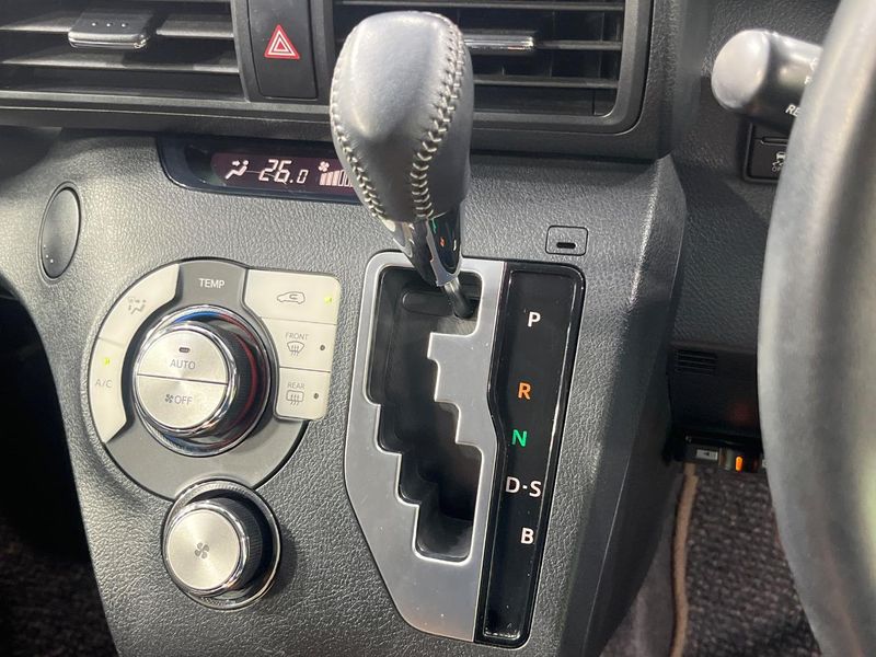 2019 Toyota Sienta DBA-NSP170G (UW-6a94f24c7395f)[18]