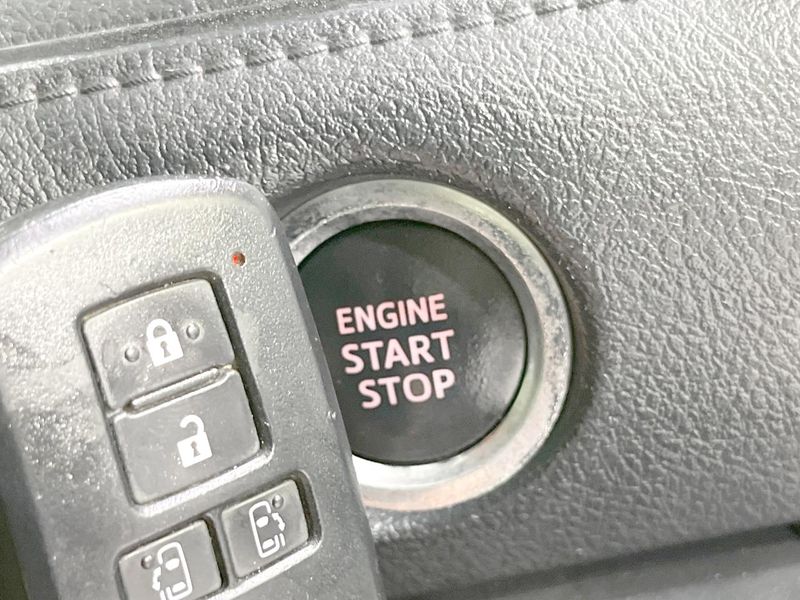 2020 Toyota Sienta DBA-NSP170G (UW-6a94f24d445b6)[5]