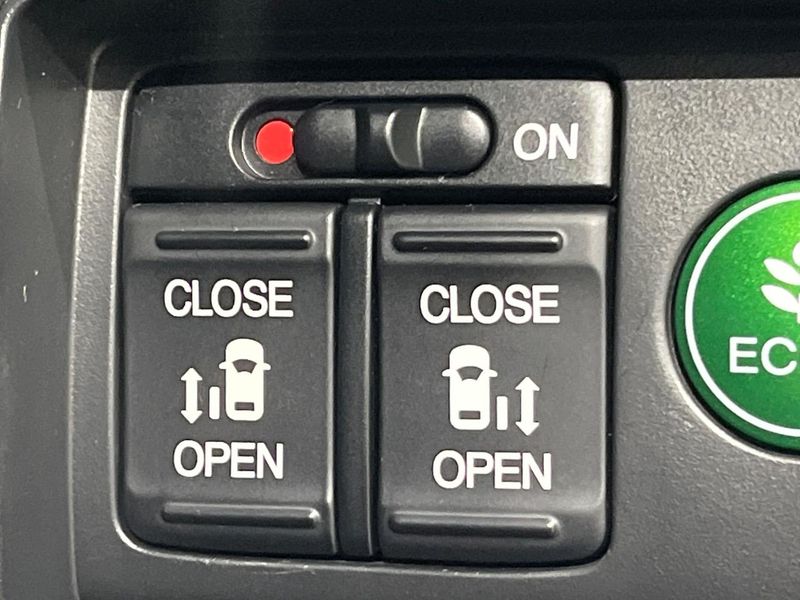 2014 Honda Odyssey DBA-RC1 (UW-6a94f258419b1)[22]