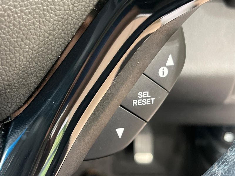 2015 Honda Vezel DAA-RU3 (UW-6a94f2675d932)[25]