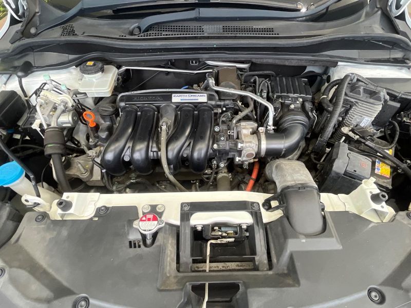 2015 Honda Vezel DAA-RU3 (UW-6a94f2675d932)[4]