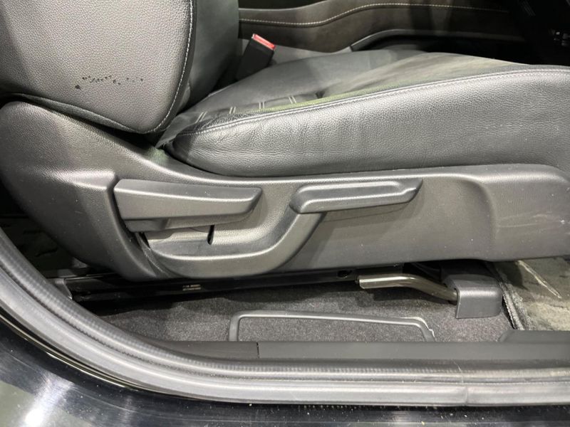 2017 Honda Vezel DAA-RU3 (UW-6a94f26ab4569)[29]